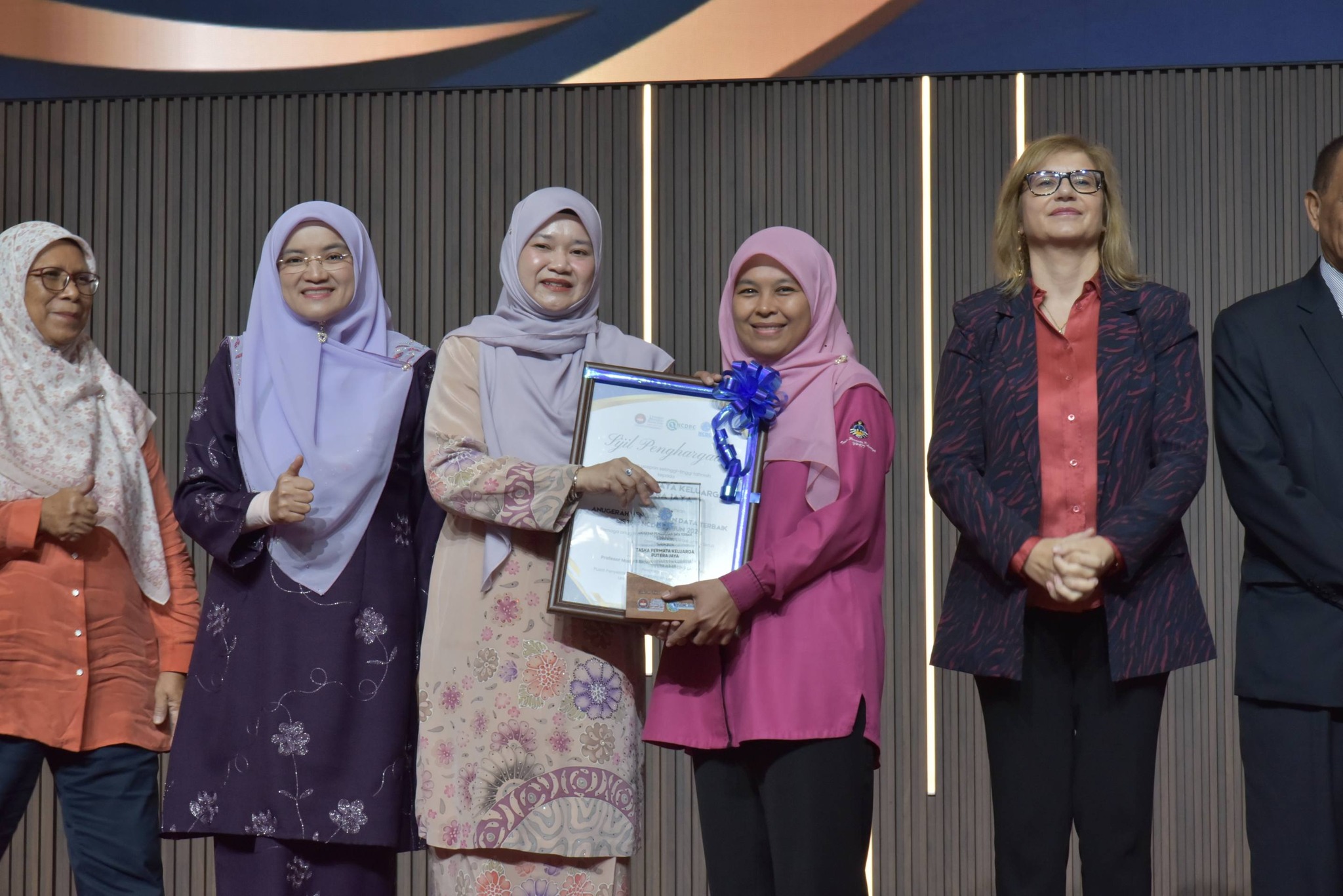 sesi bergambar guru dan puan Fadhlina