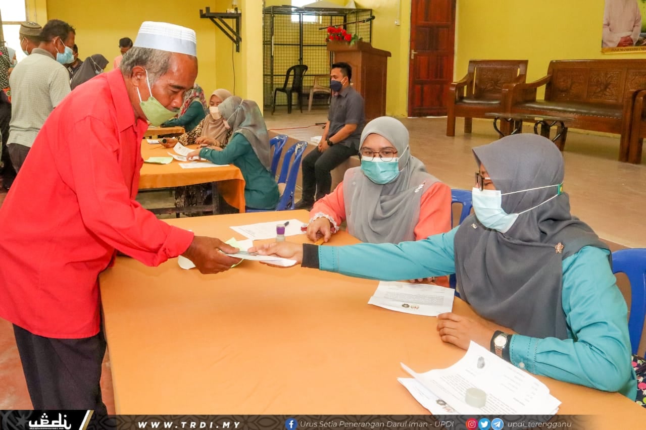 Majlis Penyerahan Dana Pencen Rakyat DUN Hulu Besut